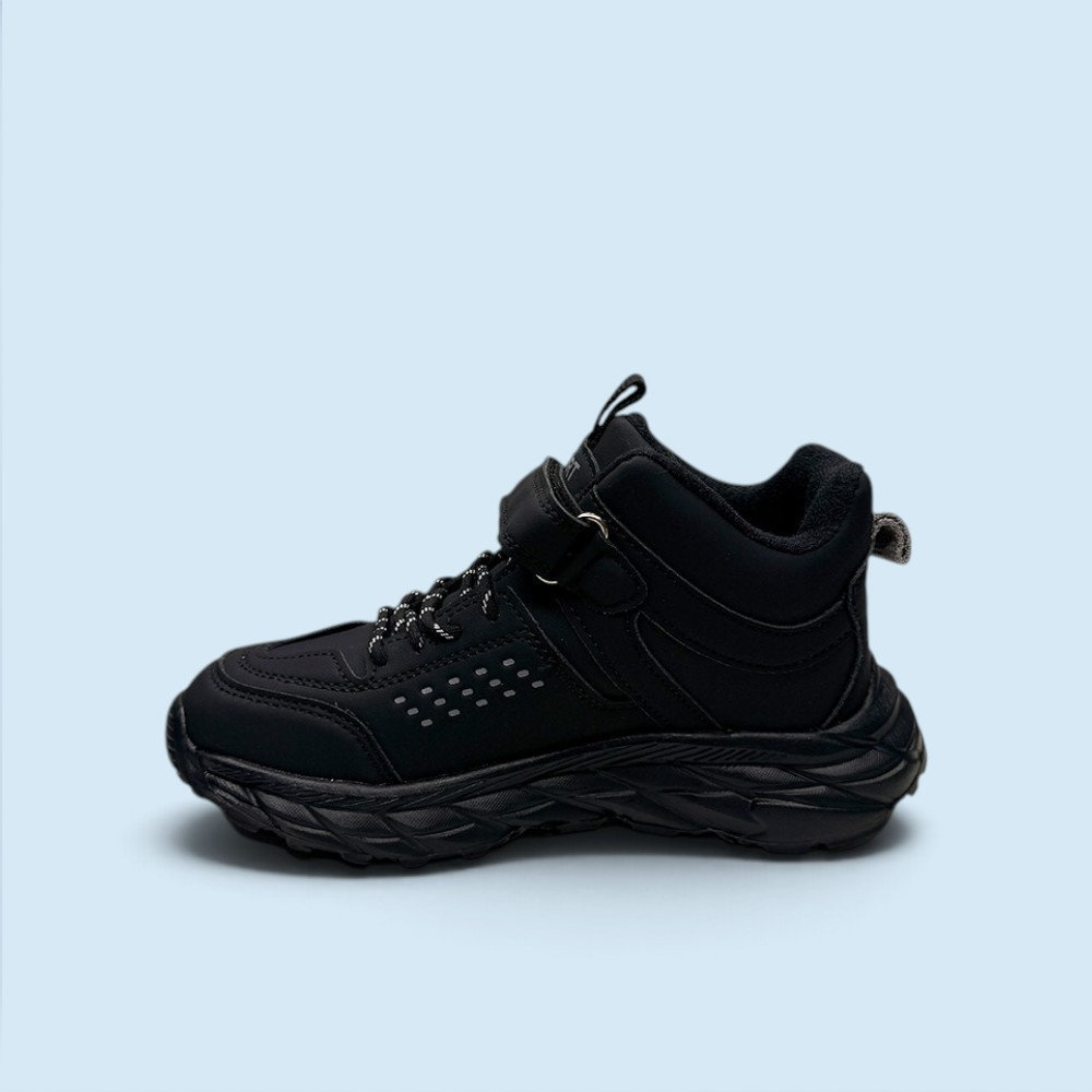 Демісезонні кросівки для хлопчиків BBT Light black Чорний — дитяче взуття Kids Family. Фото 3